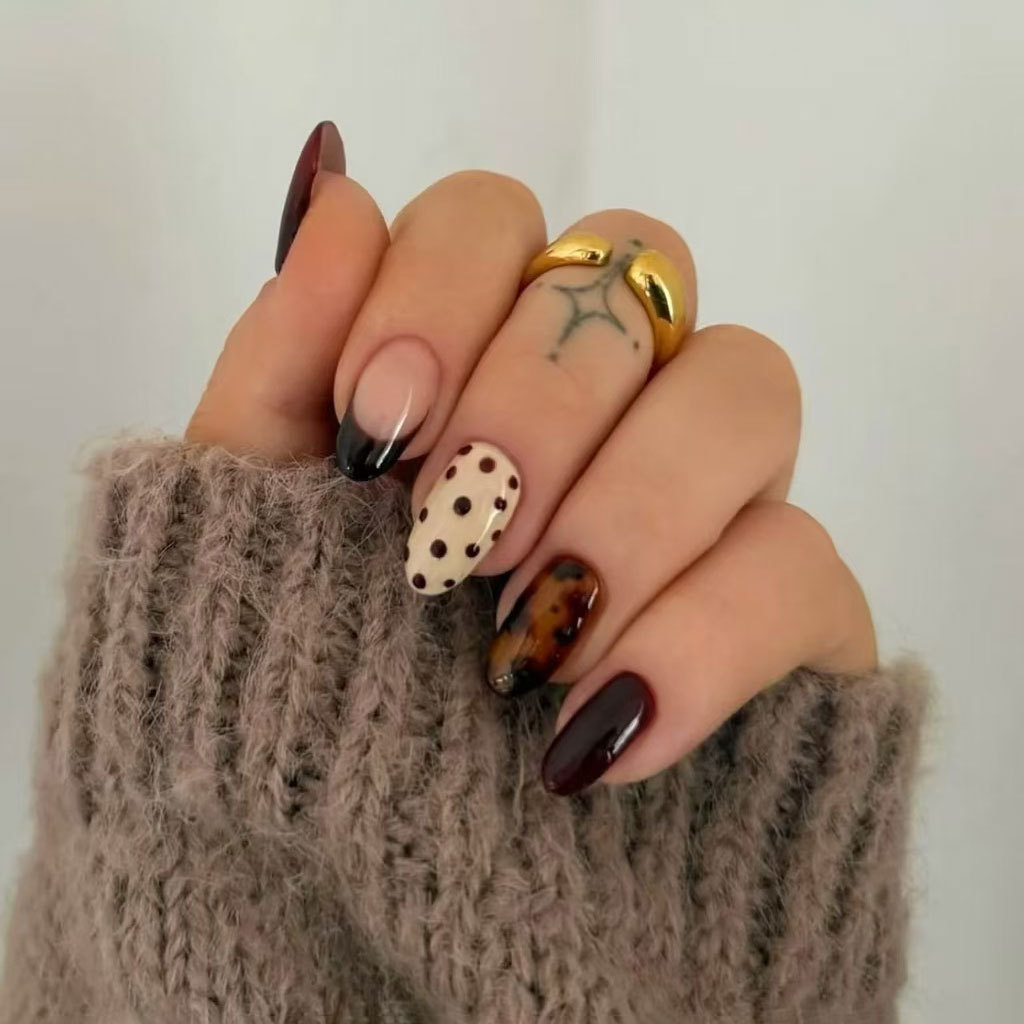 24 stuks Amber Donkerbruine Na - Nail Art Elegant recensie en prijs